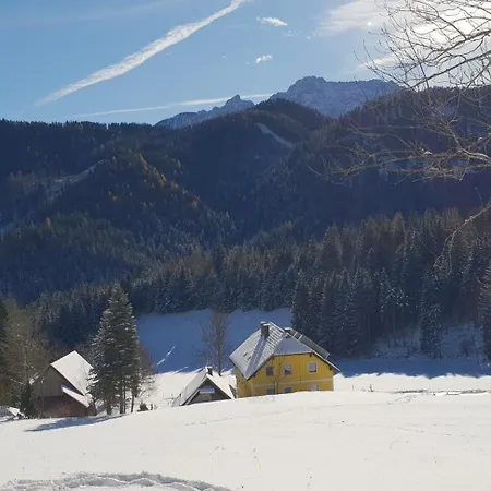 Bauernchalet Orainza Apartman *