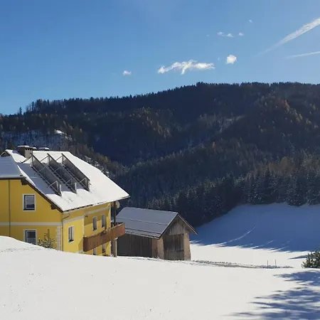 아파트 Bauernchalet Orainza 펠레크